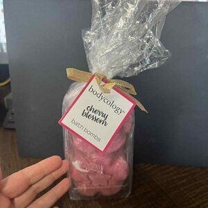 🩷Bodycology Bath Bombs